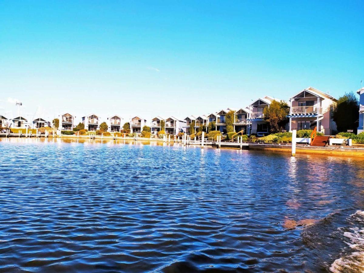 Captains Cove Resort - Waterfront Apartments Paynesville Exteriör bild