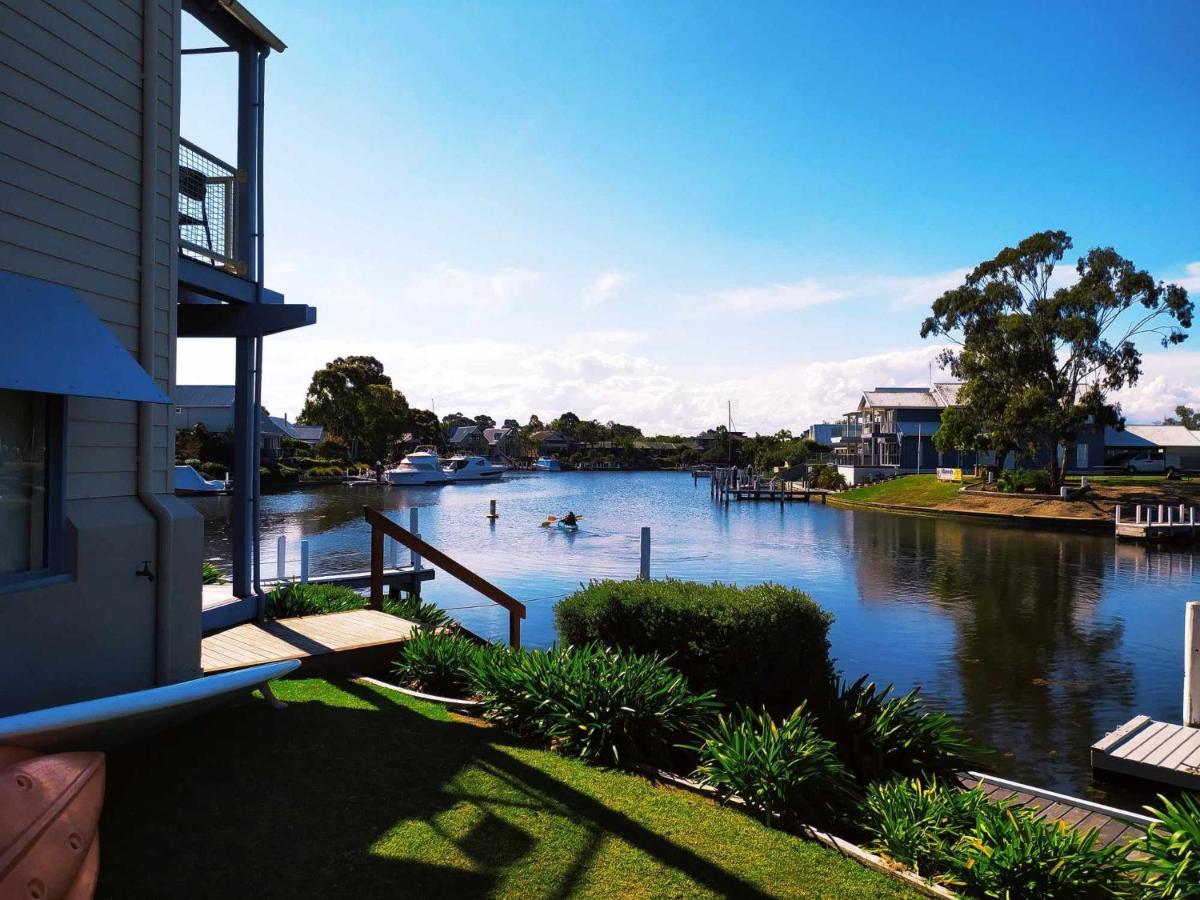 Captains Cove Resort - Waterfront Apartments Paynesville Exteriör bild