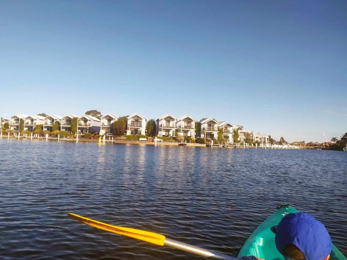 Captains Cove Resort - Waterfront Apartments Paynesville Exteriör bild