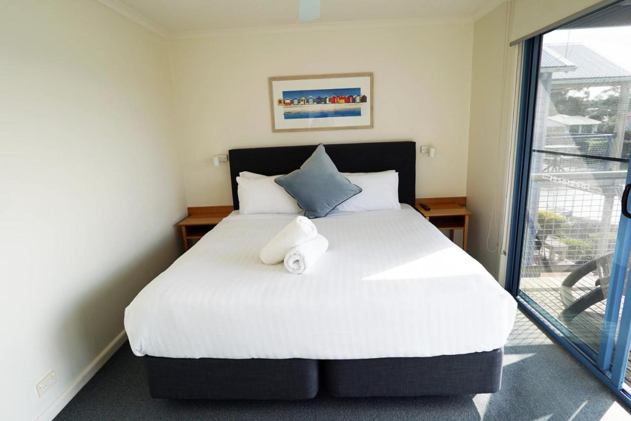 Captains Cove Resort - Waterfront Apartments Paynesville Exteriör bild