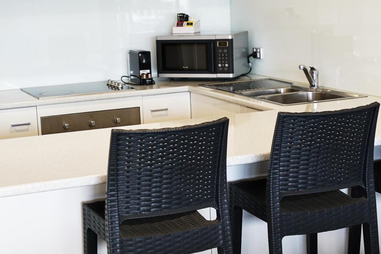 Captains Cove Resort - Waterfront Apartments Paynesville Exteriör bild