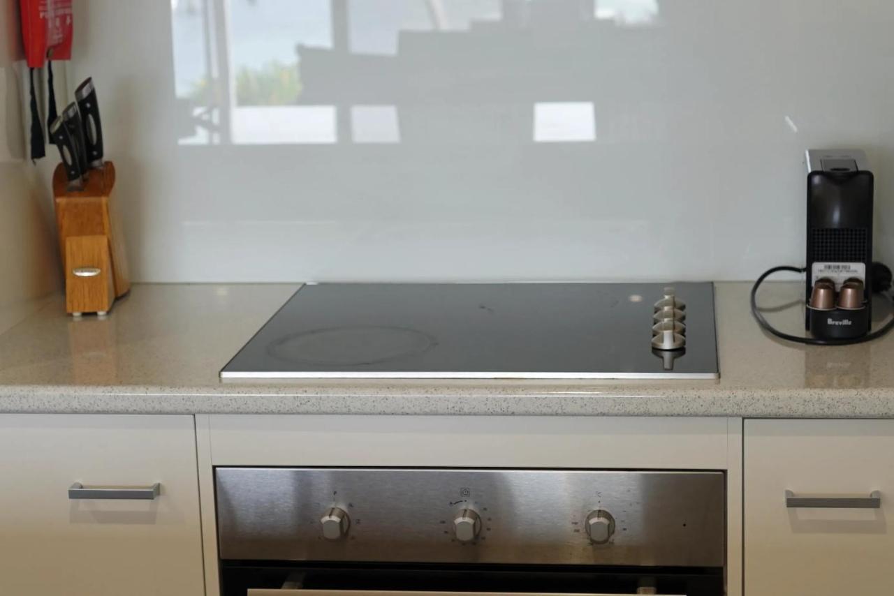 Captains Cove Resort - Waterfront Apartments Paynesville Exteriör bild
