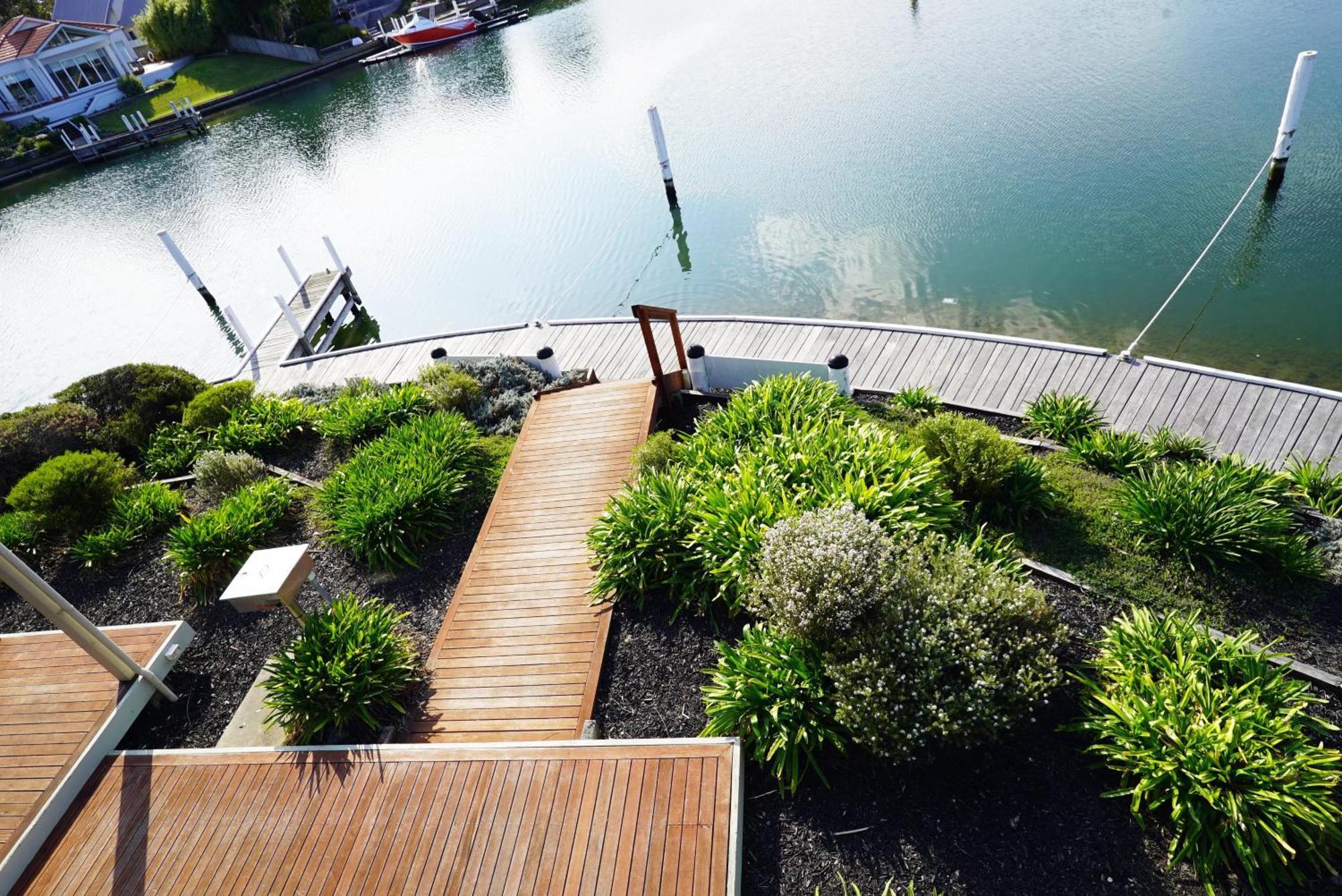 Captains Cove Resort - Waterfront Apartments Paynesville Exteriör bild